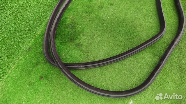 Уплотнительная резинка дверей задняя Volvo V70