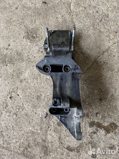 Кронштейн гур генератор компресора Chevrolet Epica