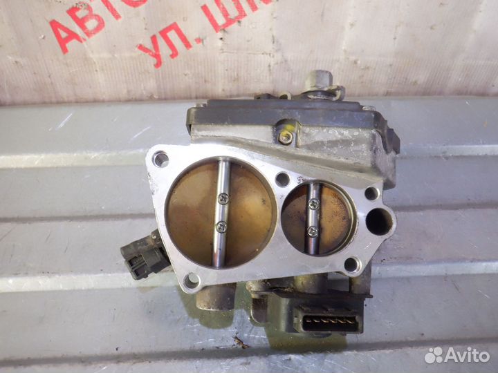 Дроссельная заслонка Audi A8 D2 4.2л