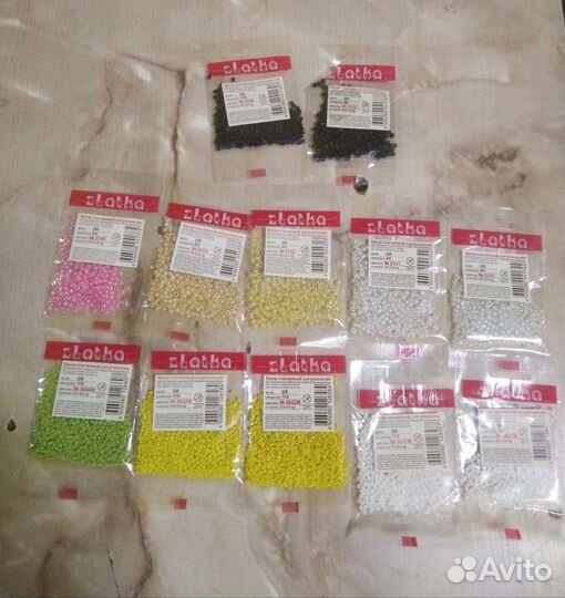 Бисер (12 пакетиков)