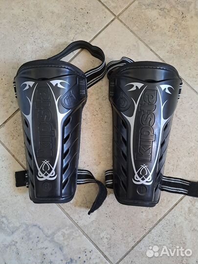 Футбольные щитки