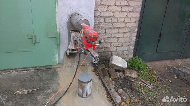 Сверление отверстий в бетоне, кирпиче