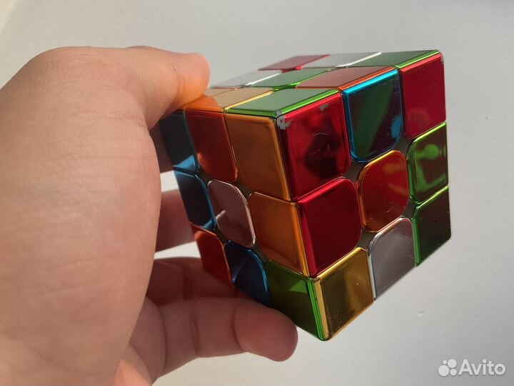 Блестящий кубик Рубика