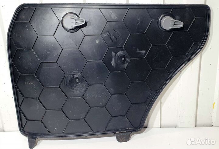 Крышка отсека в багажнике правая Mazda 6 GG унив