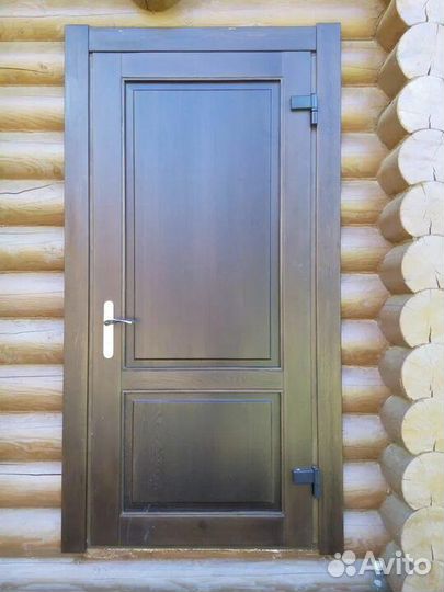 Дверь входная деревянная