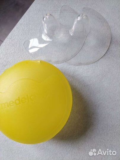 Накладки на грудь medela s новые