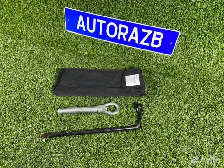 Крюк буксировочный Opel Astra J GTC A18XER