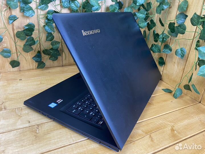 Большой ноутбук Lenovo 2видеокарты/i3/8gb/SSD/17.3