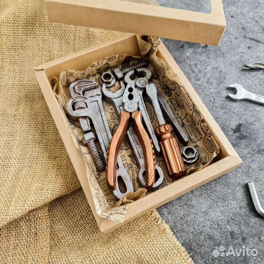 Набор шоколадных инструментов мужчине