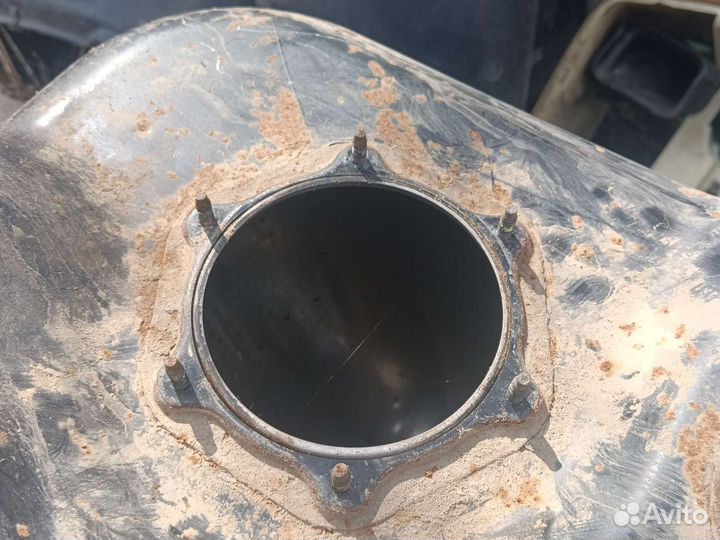 Бензобак Мицубиси Паджеро IO