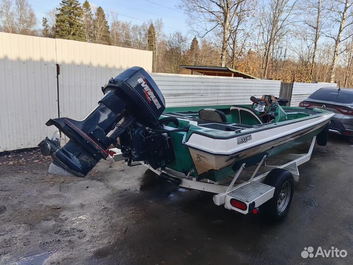 Американский катер для спортивной рыбалки