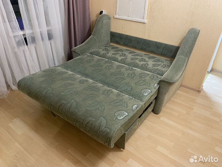Диван раскладной в отличном состоянии