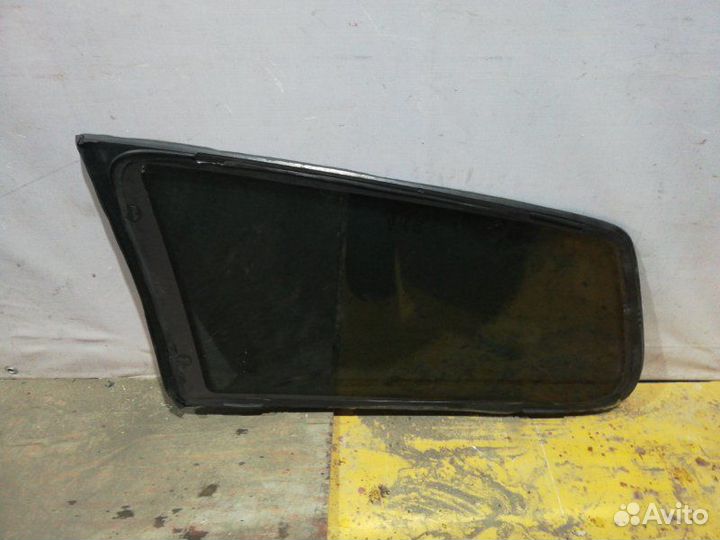 Форточка кузовная задняя правая Volkswagen Passat