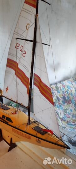 Радиоуправляемая яхта