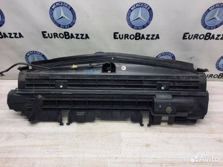 Кожух интеркулера Mercedes W204