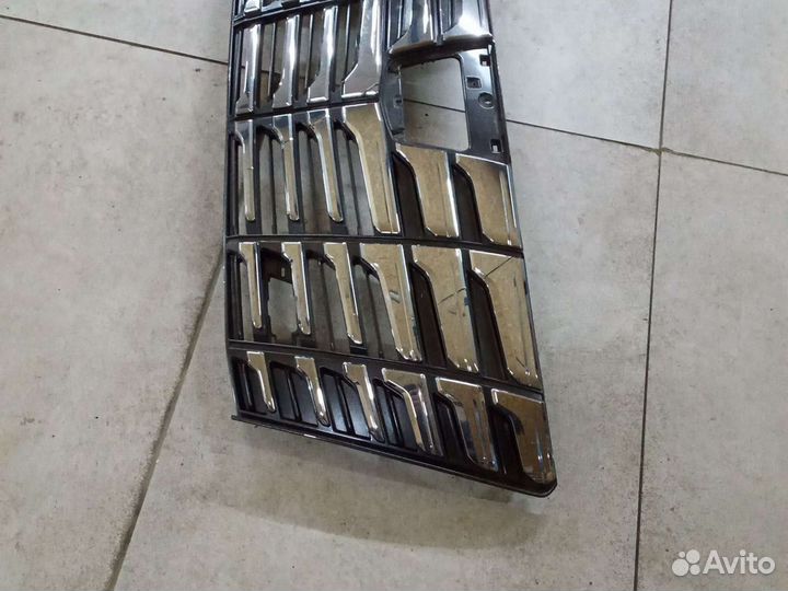Решетка радиатора Toyota Alphard 3