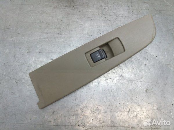 Кнопка стеклоподъемника задняя левая Ssangyong