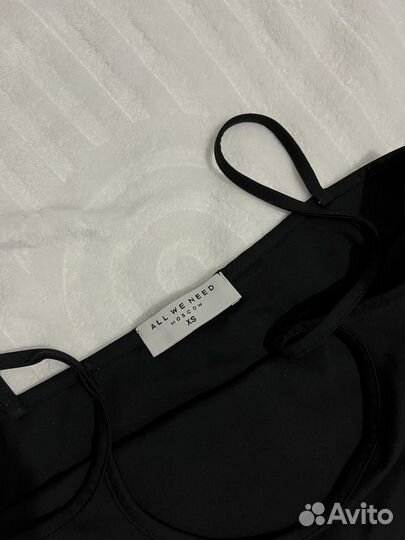 Майка на тонких бретелях All we need