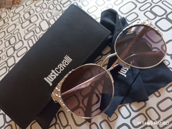 Солнцезащитные очки женские