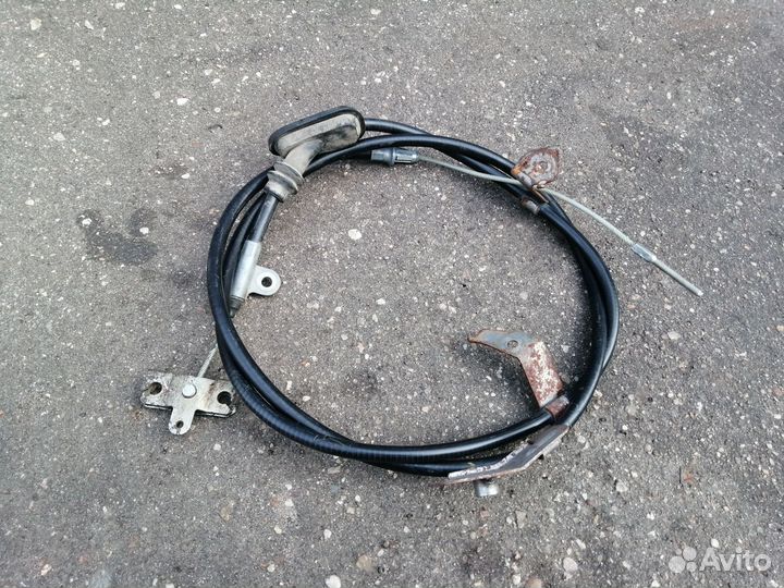 Трос ручника центральный Nissan Patrol Y62 QX56