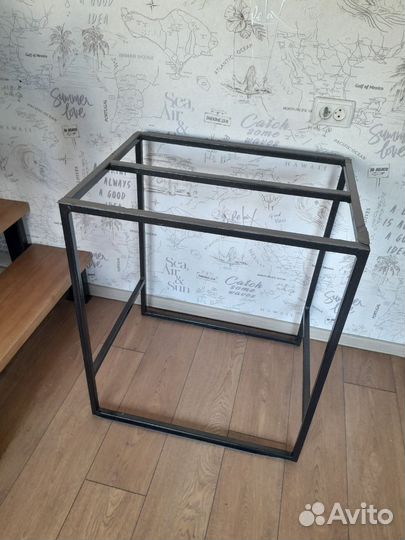 Стойка металлическая