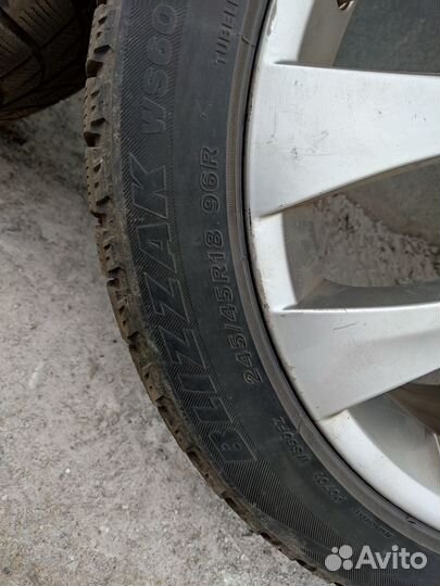 Bridgestone Blizzak WS-60 245/45 R18