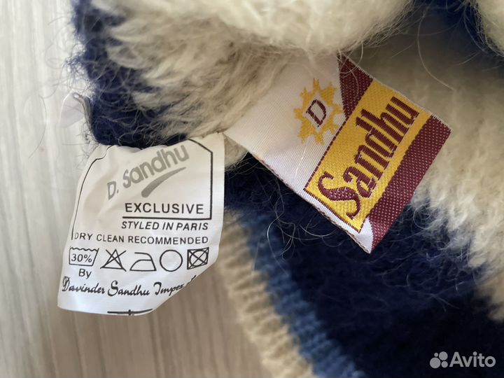 Свитер и шарф