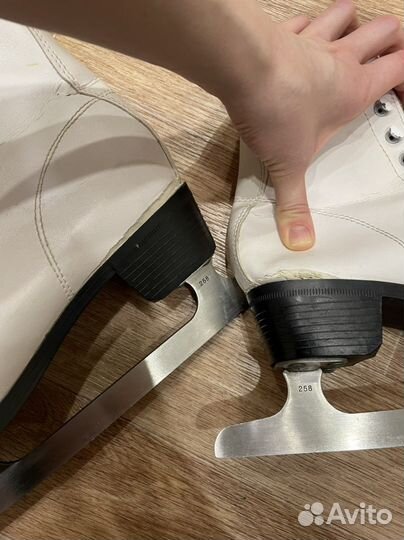 Коньки фигурные 41 размер