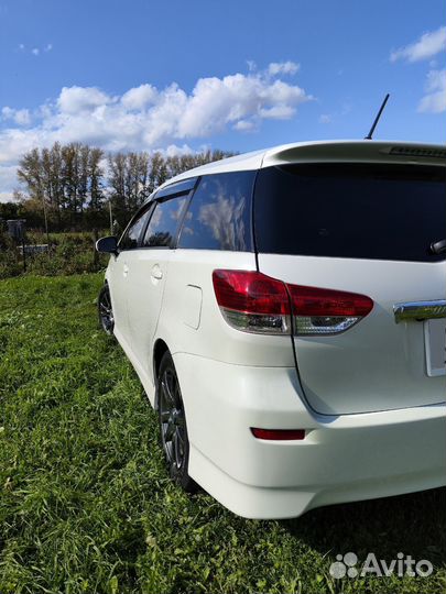 Toyota Wish 1.8 CVT, 2010, 108 000 км