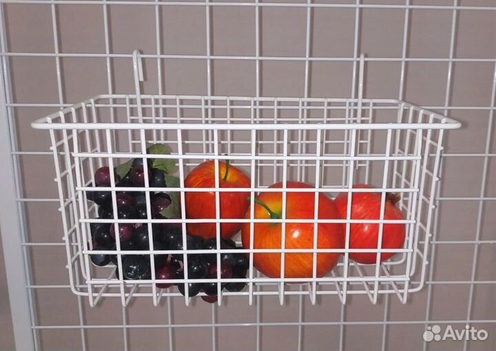 Корзина на сетку металлическая