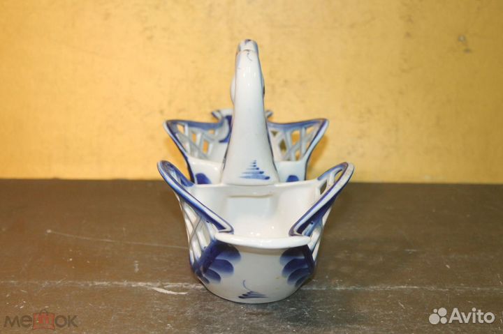 Фарфор гжель конфетница лебеди клеймо АВТОРА СССР