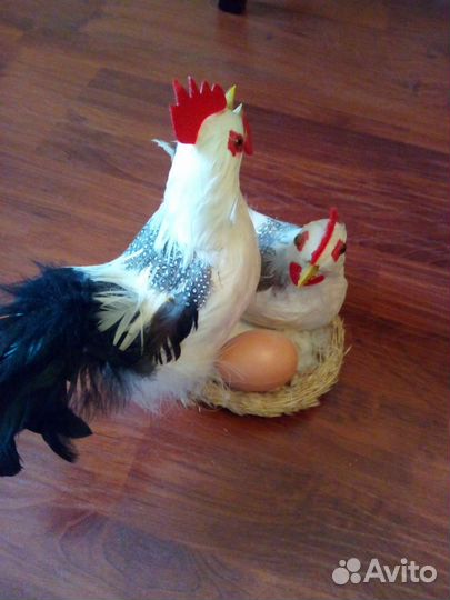 Петушок и курица для декорации или украшения