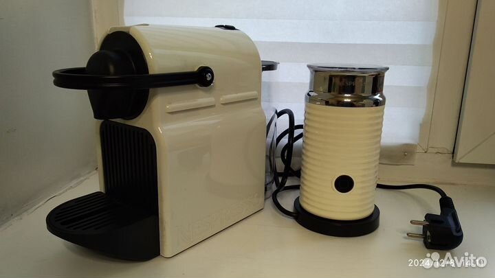 Кофеварка и капучинатор