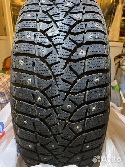 Bridgestone Blizzak Spike-02 SUV 225/55 R18