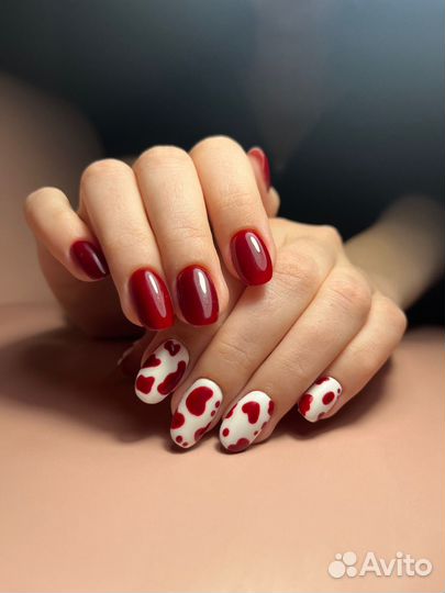 Модель на маникюр