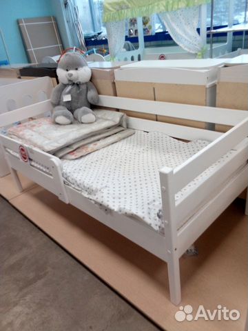 Кроватка из дерева