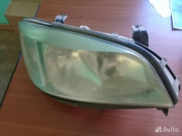 Фара правая Opel Zafira A