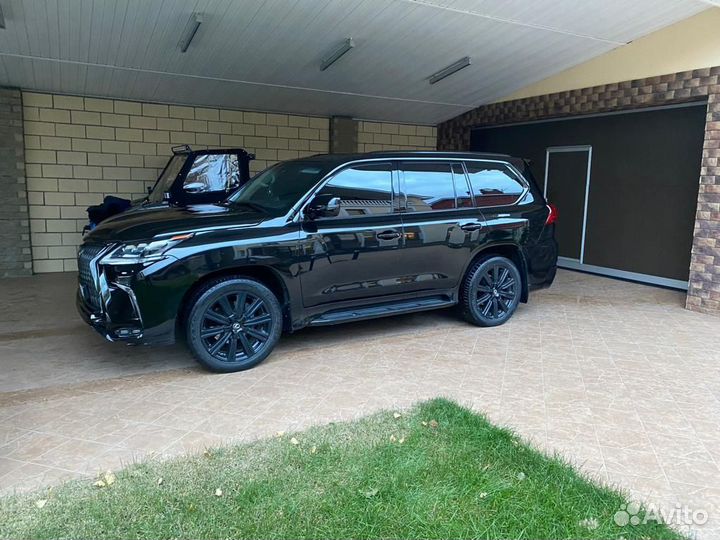 Lexus LX 5.7 AT, 2018, 64 700 км