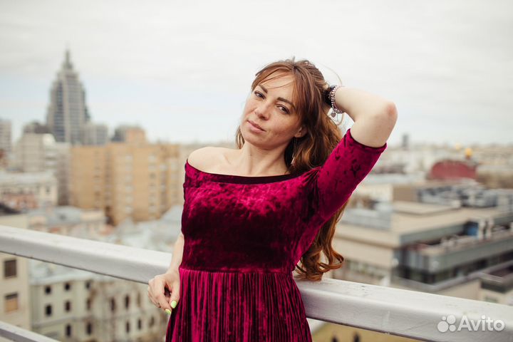 Платье золотой песок 44