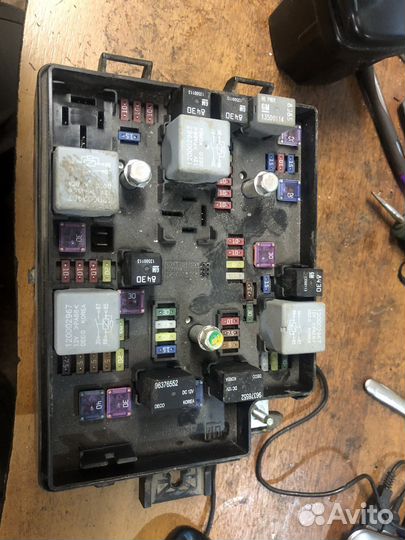 Блок Предохранителей Chevrolet Aveo T-300