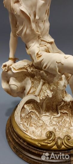 Статуэтка Юноша с серпом G.Armani