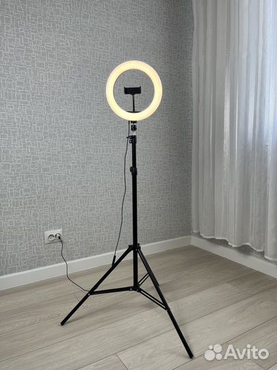 Кольцевая лампа со штативом