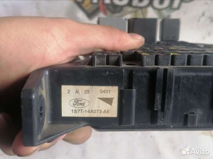 Блок предохранителей Форд Мондео 3
