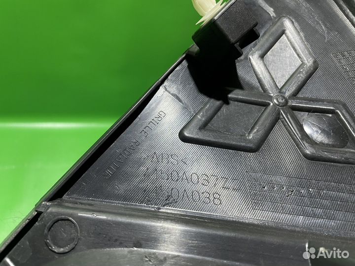 Решетка радиатора Mitsubishi Outlander XL 2006-09