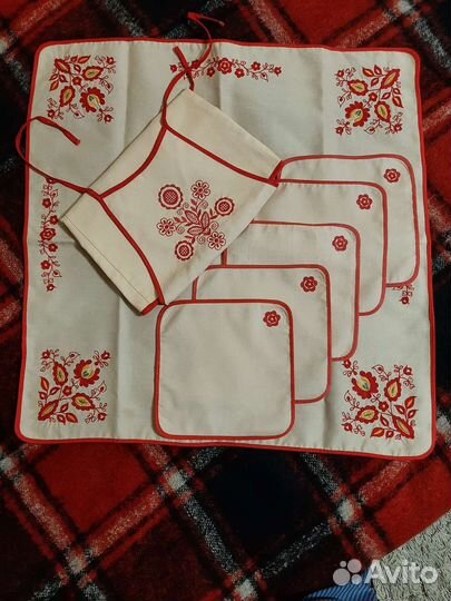 Набор скатерть салфетки фартук с вышивкой