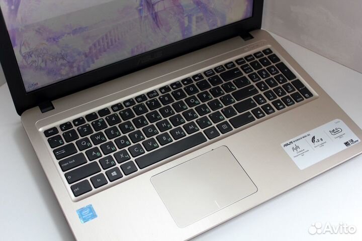 Ноутбук для работы и учёбы Asus