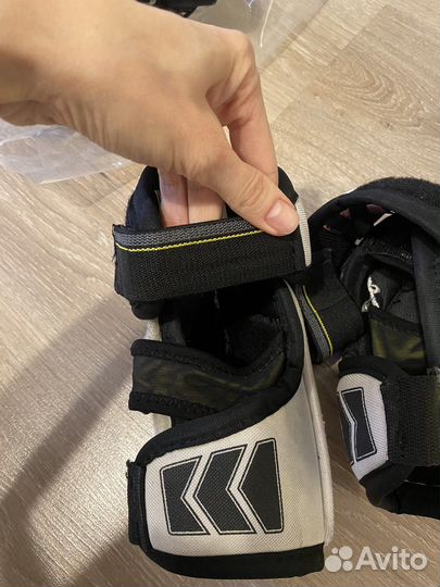 Налокотники хоккейные small CCM