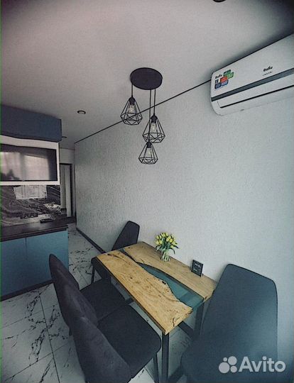 Стол из слэба и эпоксидной смолы