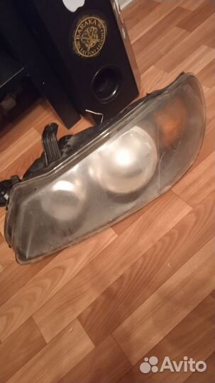 Передние фары на Nissan Almera n16