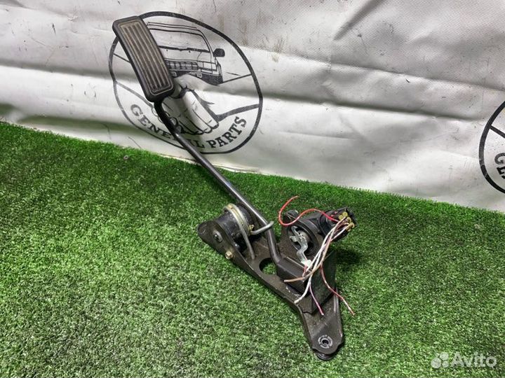 Педаль газа Toyota Land Cruiser UZJ100 2UZ 2005